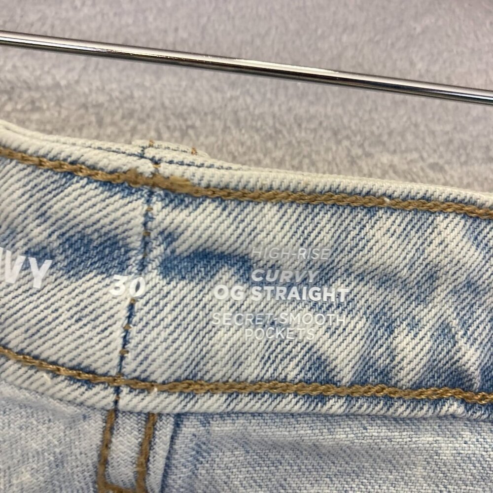 NWT Old Navy Denim Shorts Plus 30 Jeans Curvy OG High Rise Distressed Light Wash - Picture 3 of 16
